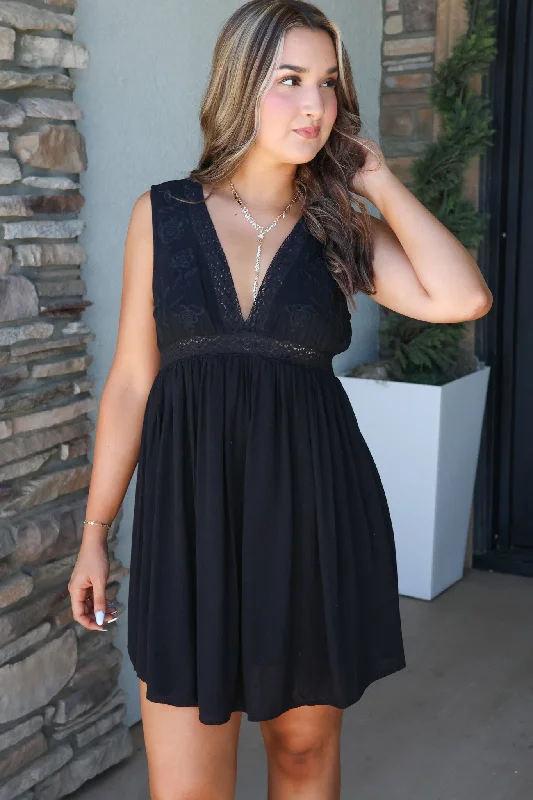 Second Chances Dress in Black Best mini dresses for hourglass body shape