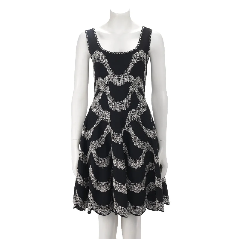 Alexander McQueen Black & White Jacquard Knit Scalloped Hem Dress S Minimalist unclassified dresses