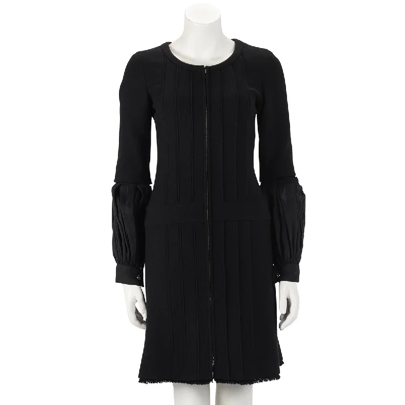 Chanel Black Wool Crepe Pintuck Detail Dress FR 36 Stretchy unclassified dresses